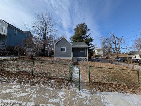 Tiny photo for 928 Farnam Street, Davenport, IA 52803 (MLS # 12557359)