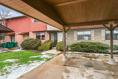 Tiny photo for 1528 Chippewa Trail, Wheeling, IL 60090 (MLS # 12603982)