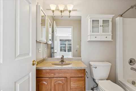 Tiny photo for 6135 River Bend Drive, Lisle, IL 60532 (MLS # 12493490)