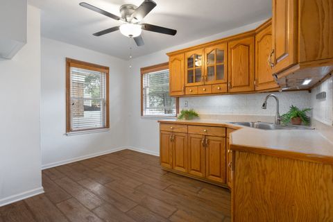 Tiny photo for 9532 Jackson Avenue, Brookfield, IL 60513 (MLS # 12476301)