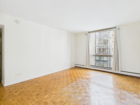 Tiny photo for 1310 N Ritchie Court #7D, Chicago, IL 60610 (MLS # 12441023)