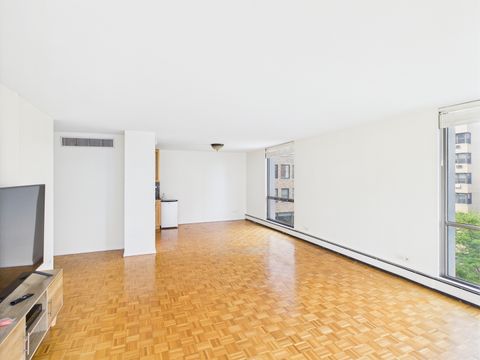 Tiny photo for 1310 N Ritchie Court #7D, Chicago, IL 60610 (MLS # 12441023)