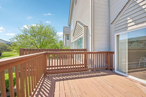 Tiny photo for 673 E FOUNTAINVIEW Drive #673, Mundelein, IL 60060 (MLS # 12687302)