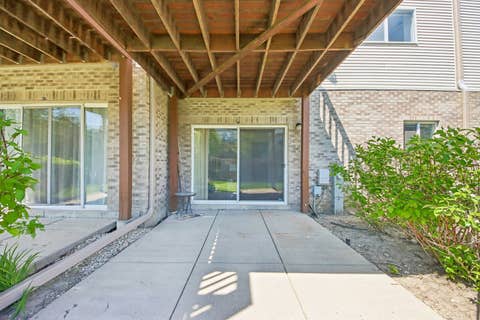 Tiny photo for 673 E FOUNTAINVIEW Drive #673, Mundelein, IL 60060 (MLS # 12687302)