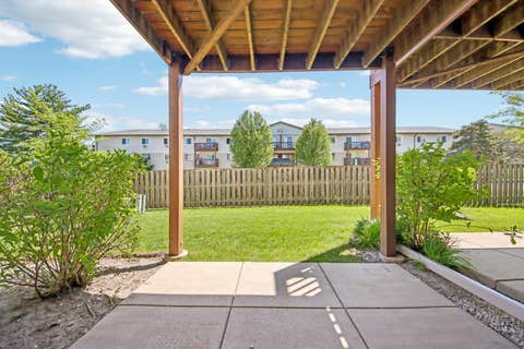 Tiny photo for 673 E FOUNTAINVIEW Drive #673, Mundelein, IL 60060 (MLS # 12687302)
