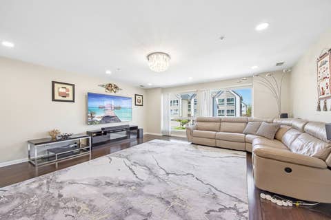 Tiny photo for 673 E FOUNTAINVIEW Drive #673, Mundelein, IL 60060 (MLS # 12687302)