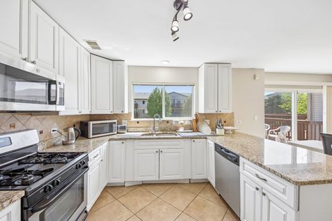 Tiny photo for 673 E FOUNTAINVIEW Drive #673, Mundelein, IL 60060 (MLS # 12687302)