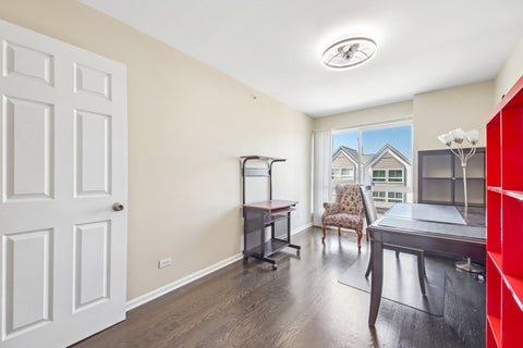 Tiny photo for 673 E FOUNTAINVIEW Drive #673, Mundelein, IL 60060 (MLS # 12687302)