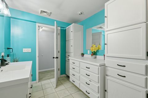 Tiny photo for 1000 W Superior Street, Ottawa, IL 61350 (MLS # 12534610)