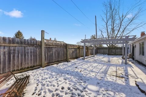 Tiny photo for 1000 W Superior Street, Ottawa, IL 61350 (MLS # 12534610)