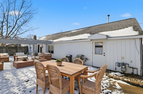 Tiny photo for 1000 W Superior Street, Ottawa, IL 61350 (MLS # 12534610)
