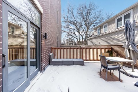 Tiny photo for 1740 W Cornelia Avenue #203, Chicago, IL 60657 (MLS # 12551201)