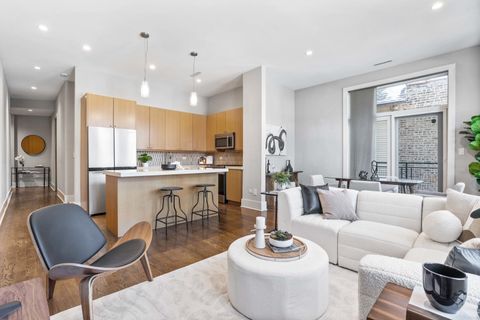 Tiny photo for 1740 W Cornelia Avenue #203, Chicago, IL 60657 (MLS # 12551201)