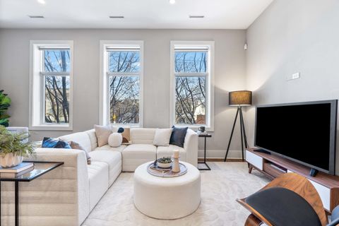 Tiny photo for 1740 W Cornelia Avenue #203, Chicago, IL 60657 (MLS # 12551201)