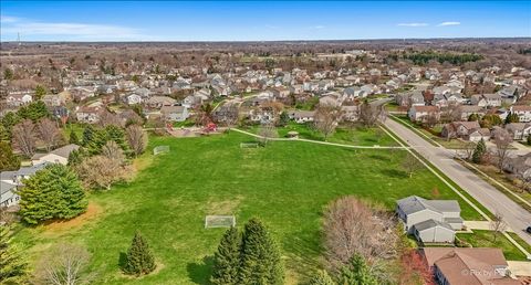 Tiny photo for 4917 W Glenbrook Trail, McHenry, IL 60050 (MLS # 12613820)