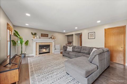 Tiny photo for 4917 W Glenbrook Trail, McHenry, IL 60050 (MLS # 12613820)