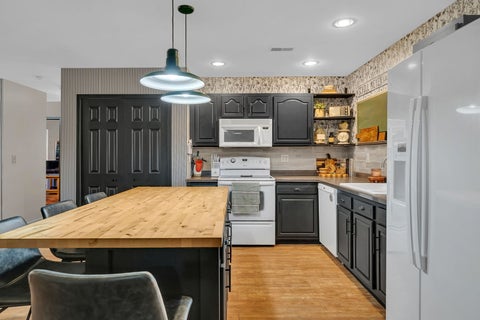 Tiny photo for 172 S Cash Street, Seneca, IL 61360 (MLS # 12685207)