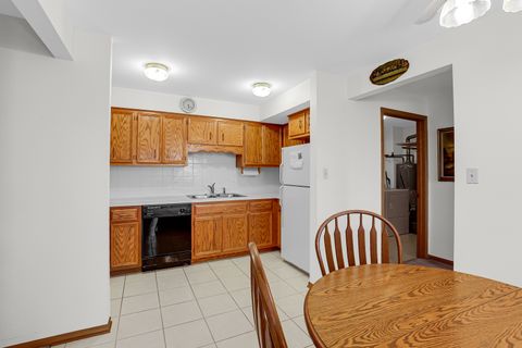 Tiny photo for 4930 134th Court #312, Crestwood, IL 60418 (MLS # 12435531)