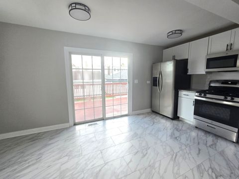 Tiny photo for 5657 N Parkside Avenue, Chicago, IL 60646 (MLS # 12470139)