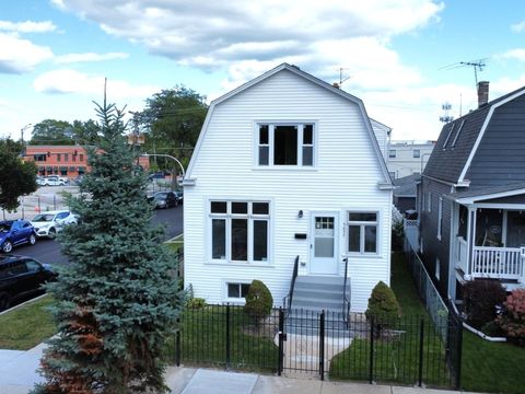 Tiny photo for 5657 N Parkside Avenue, Chicago, IL 60646 (MLS # 12470139)