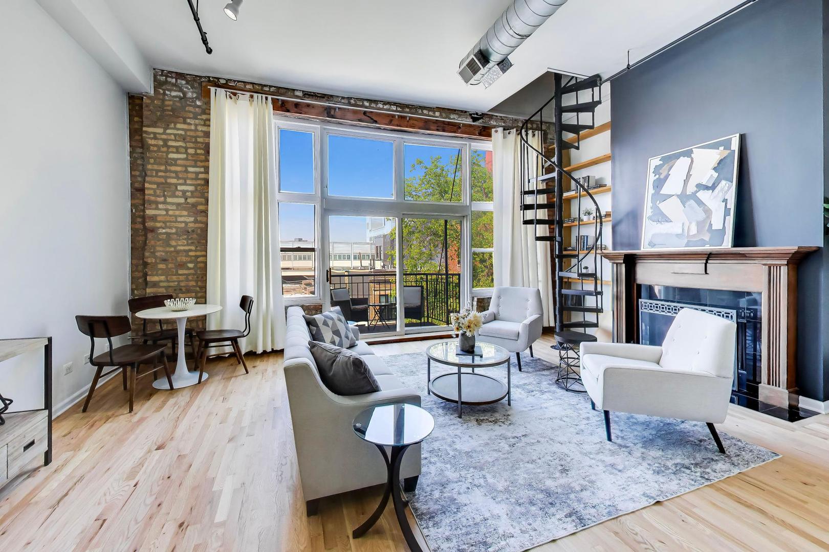 1907 N MILWAUKEE Avenue 306