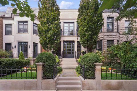 1446 W BELLE PLAINE Avenue Chicago IL 60613