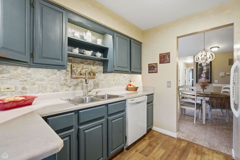 Tiny photo for 329 Everett Avenue #2B, Crystal Lake, IL 60014 (MLS # 12603442)