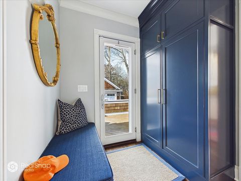 Tiny photo for 552 Sunrise Avenue, Lake Bluff, IL 60044 (MLS # 12600051)