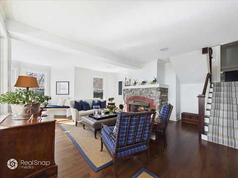 Tiny photo for 552 Sunrise Avenue, Lake Bluff, IL 60044 (MLS # 12600051)