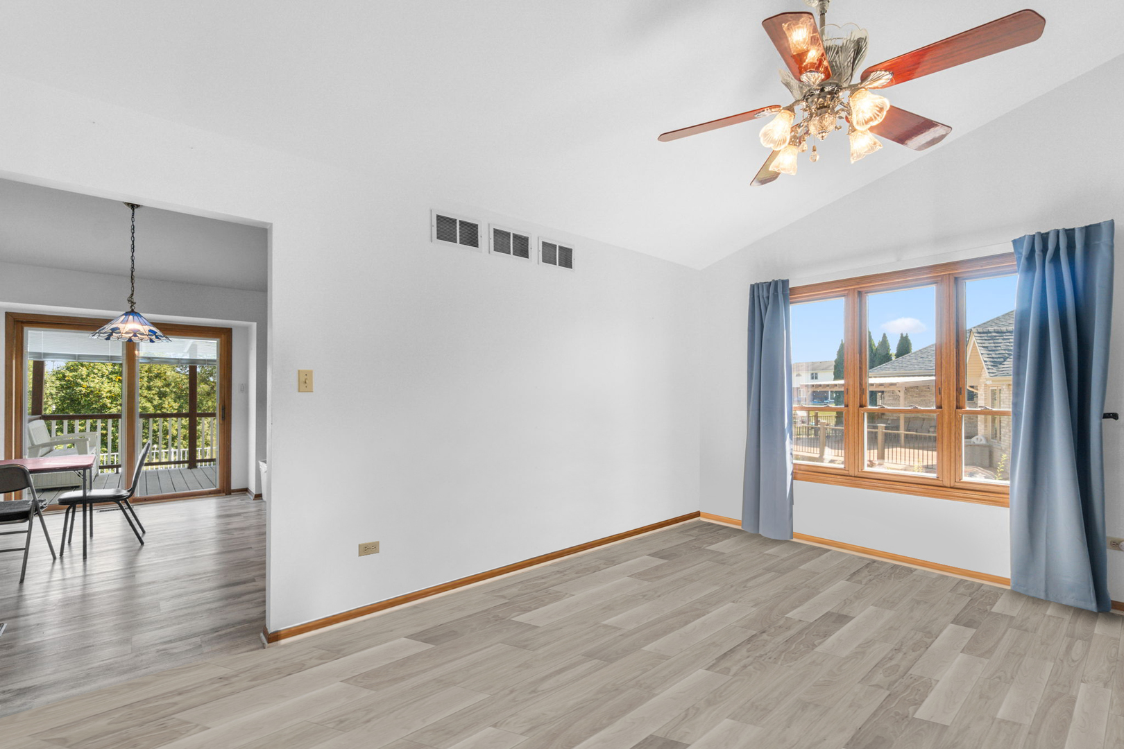 8425 Brookside Glen Drive