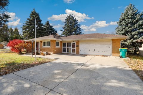 Photo of 801 N Alann Drive, Joliet, IL 60435 (MLS # 12516530)