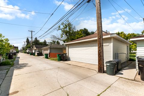 Tiny photo for 1223 S ELMWOOD Avenue #TWO, Berwyn, IL 60402 (MLS # 12507223)
