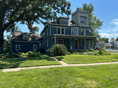 Photo of 210 S Genesee Street, Morrison, IL 61270 (MLS # 12430401) Photo of 210 S Genesee Street, Morrison, IL 61270 (MLS # 12430401)