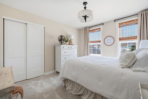 Tiny photo for 933 Wilkinson Lane, North Aurora, IL 60542 (MLS # 12583833)