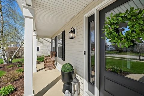 Tiny photo for 933 Wilkinson Lane, North Aurora, IL 60542 (MLS # 12583833)