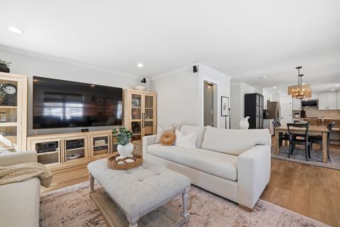 Tiny photo for 933 Wilkinson Lane, North Aurora, IL 60542 (MLS # 12583833)