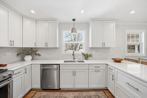 Tiny photo for 933 Wilkinson Lane, North Aurora, IL 60542 (MLS # 12583833)