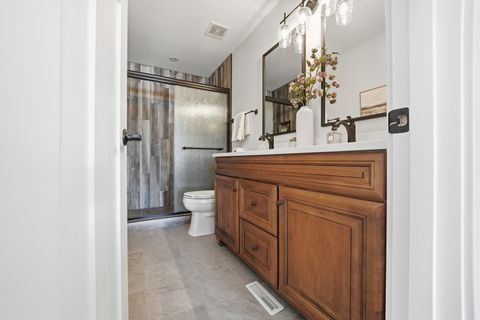 Tiny photo for 933 Wilkinson Lane, North Aurora, IL 60542 (MLS # 12583833)