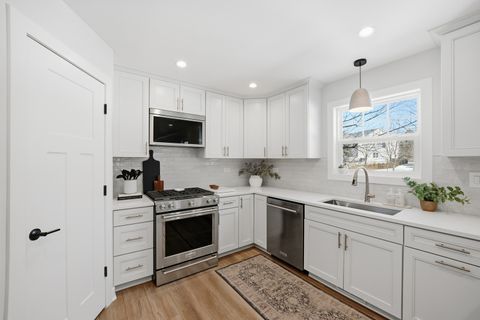 Tiny photo for 933 Wilkinson Lane, North Aurora, IL 60542 (MLS # 12583833)