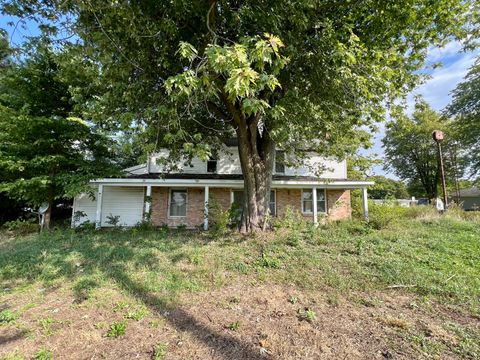 Photo of 215 W Main Street, Sheldon, IL 60966 (MLS # 12475281) Photo of 215 W Main Street, Sheldon, IL 60966 (MLS # 12475281)