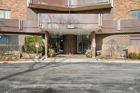 A home in Elk Grove Village