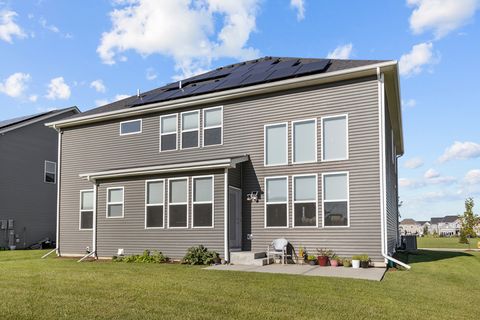 Tiny photo for 484 Golden Star Drive, Bolingbrook, IL 60490 (MLS # 12464139)