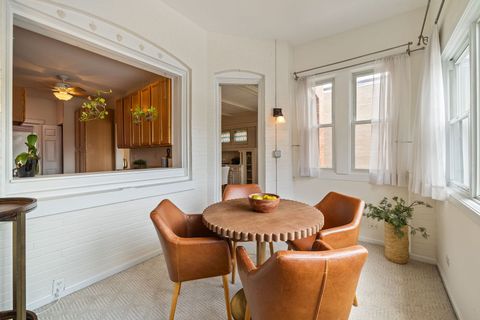 Tiny photo for 711 Washington Boulevard #2E, Oak Park, IL 60302 (MLS # 12715548)