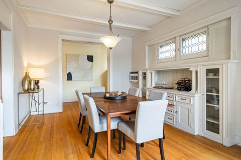 Tiny photo for 711 Washington Boulevard #2E, Oak Park, IL 60302 (MLS # 12715548)
