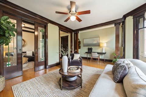 Tiny photo for 711 Washington Boulevard #2E, Oak Park, IL 60302 (MLS # 12715548)