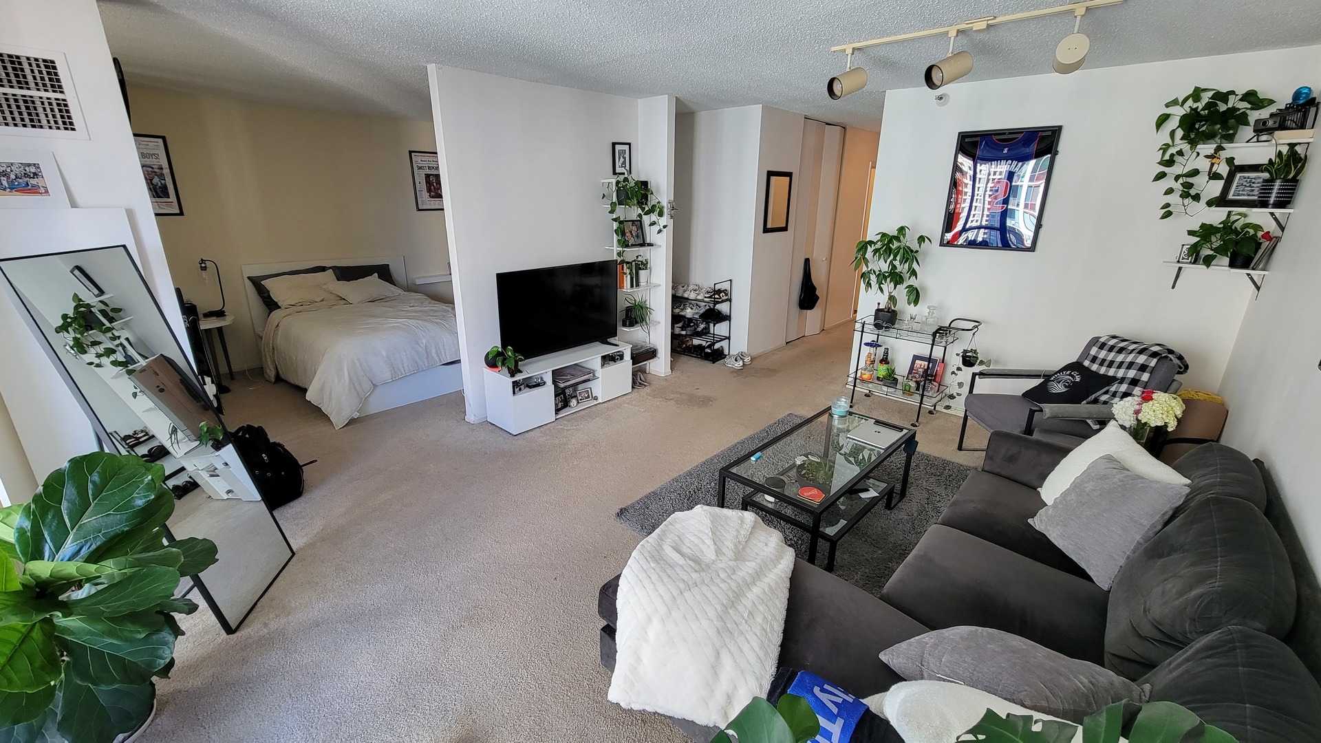 10 E Ontario Street 2210