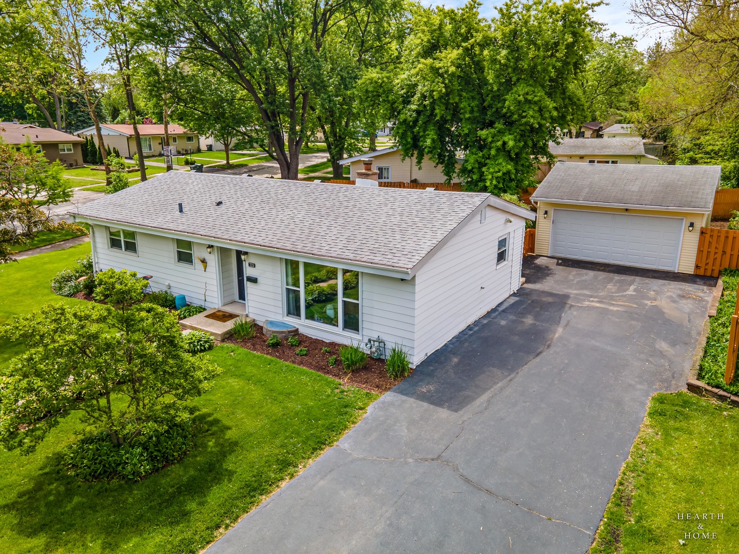 725 E Eisenhower Avenue