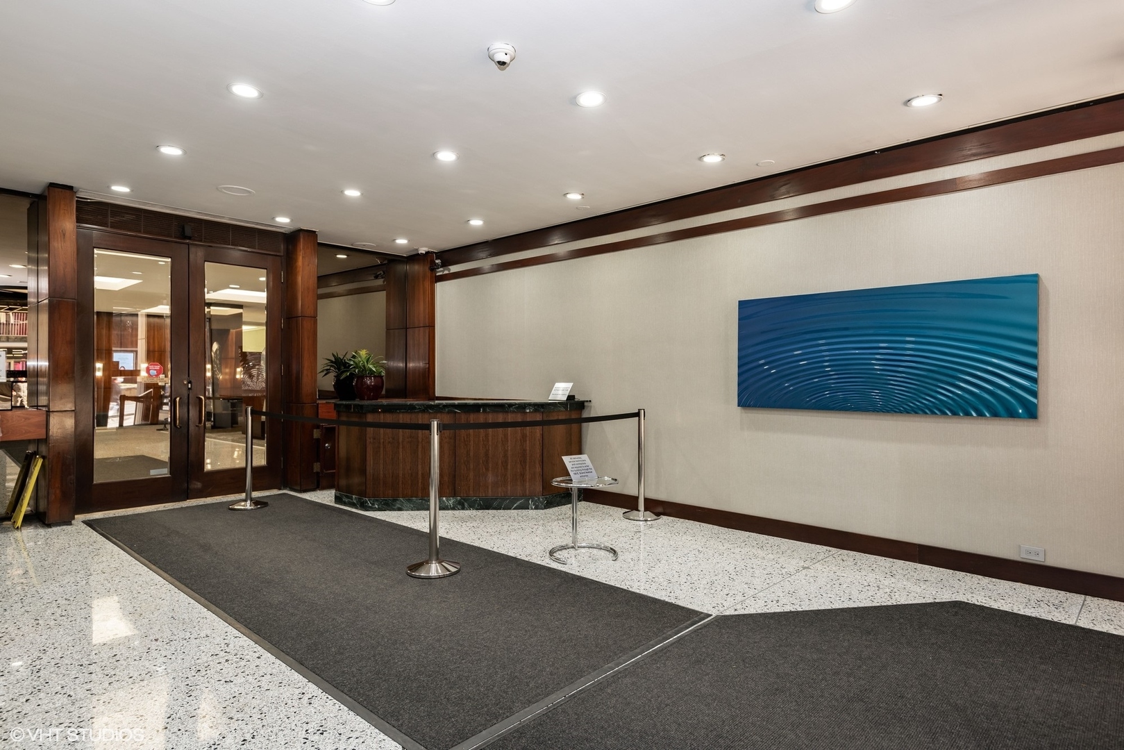 535 N MICHIGAN Avenue 2203-2204