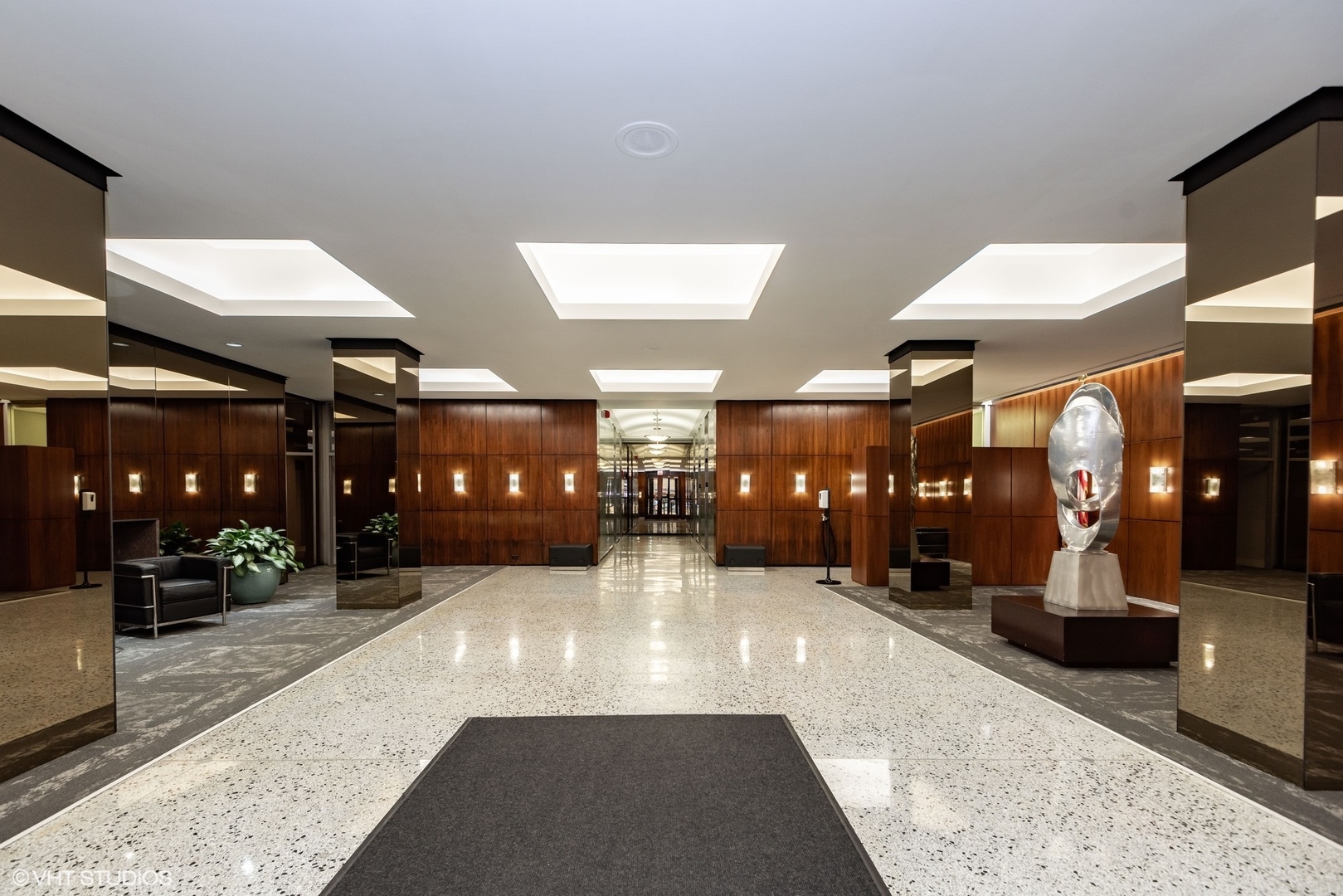 535 N MICHIGAN Avenue 2203-2204