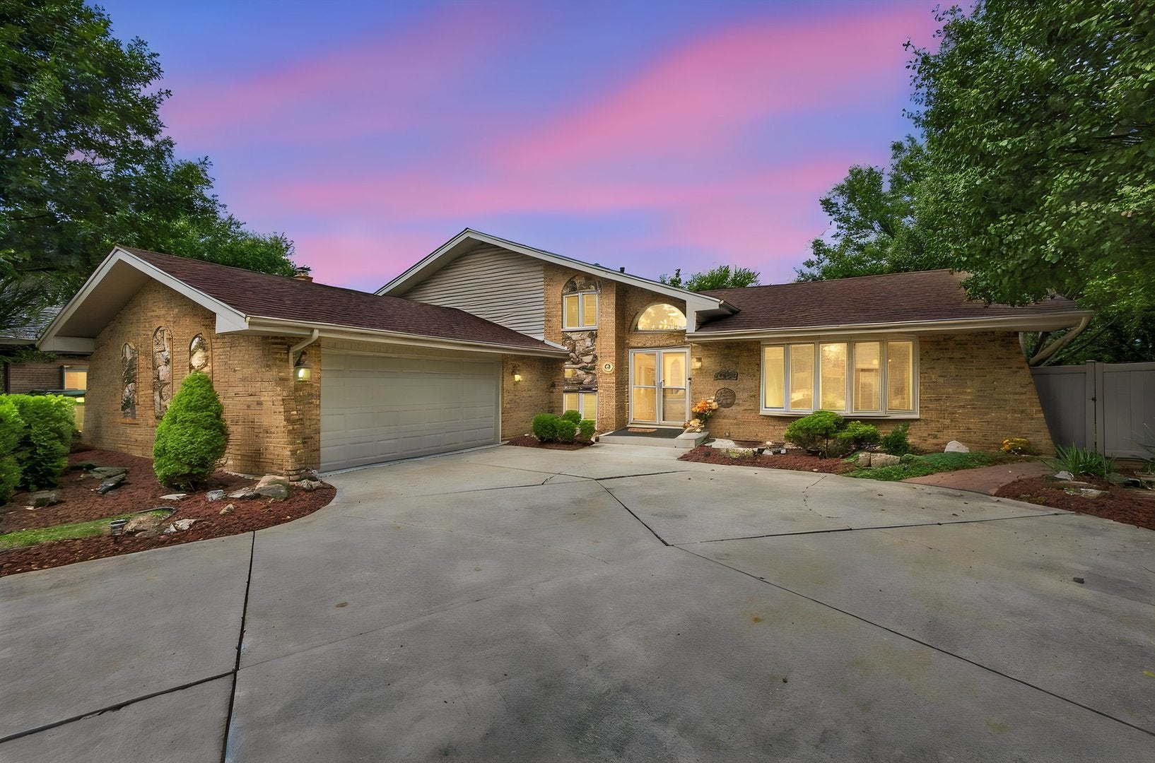 8040 Chippewa Trail